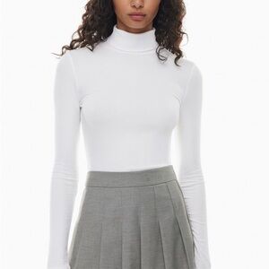 Sunday Best Beige/cream Long Sleeve Turtleneck size M